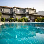 Isola Apart Otel Xylokastro