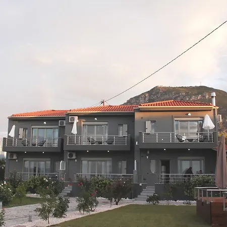 Isola Aparthotel *
