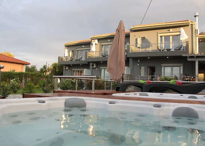 Isola מלון דירות 4*