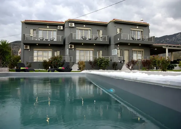 Isola מלון דירות 4*